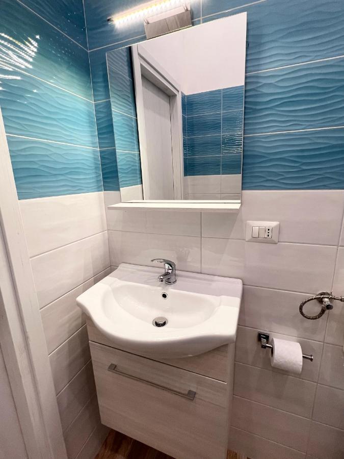 Airport Luxury Rooms Naples Luaran gambar