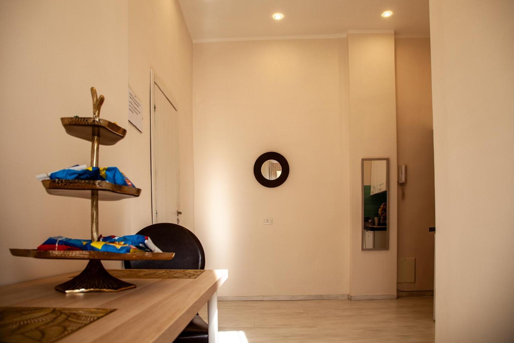 Airport Luxury Rooms Naples Luaran gambar