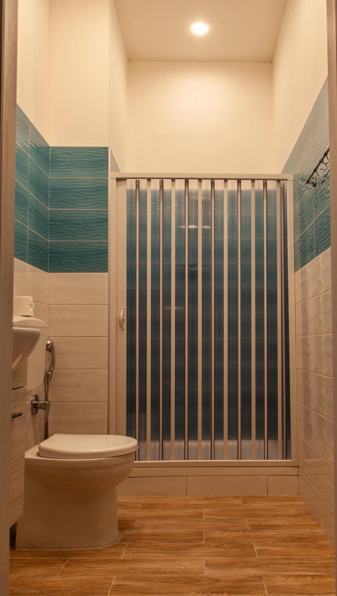 Airport Luxury Rooms Naples Bilik gambar