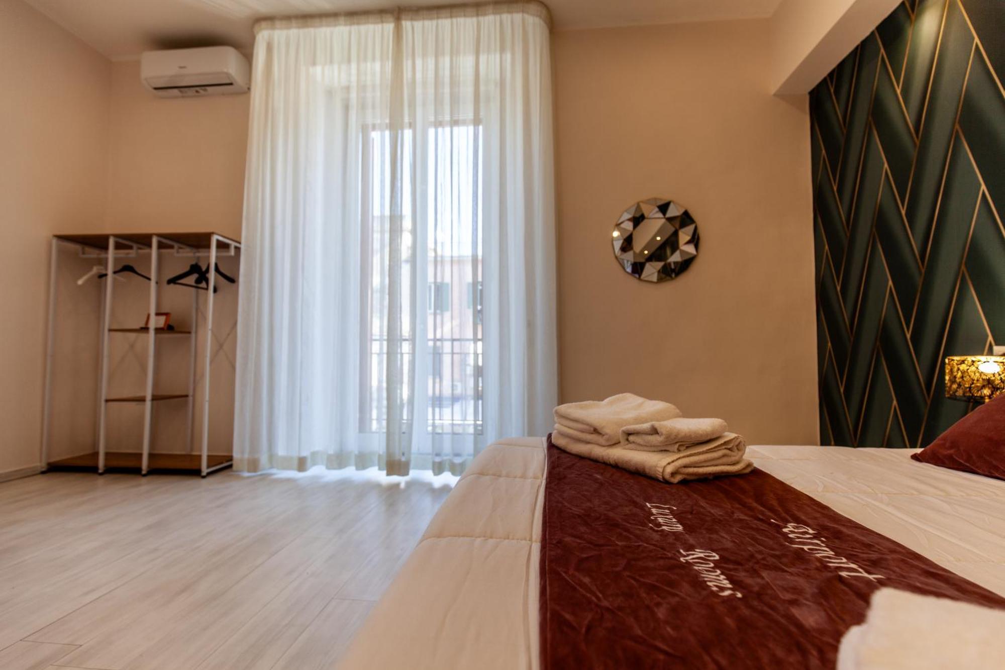 Airport Luxury Rooms Naples Luaran gambar