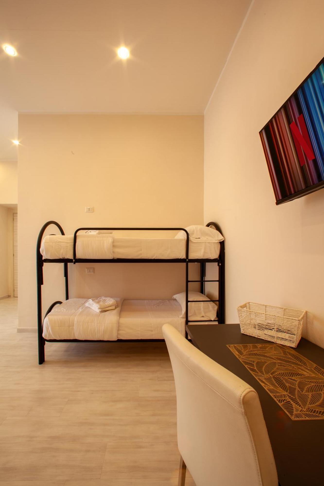 Airport Luxury Rooms Naples Luaran gambar